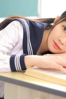 《丰满的瑜伽老师》